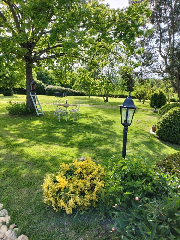 Le Clos Lauradiere Cormeilles  المظهر الخارجي الصورة
